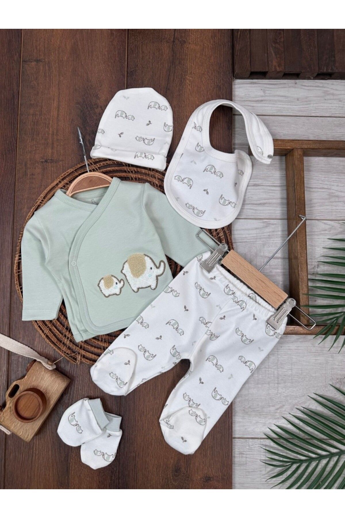Organik Pamuklu Animal Nakışlı Yenidoğan 5li Hastane Çıkışı Seti CG837646