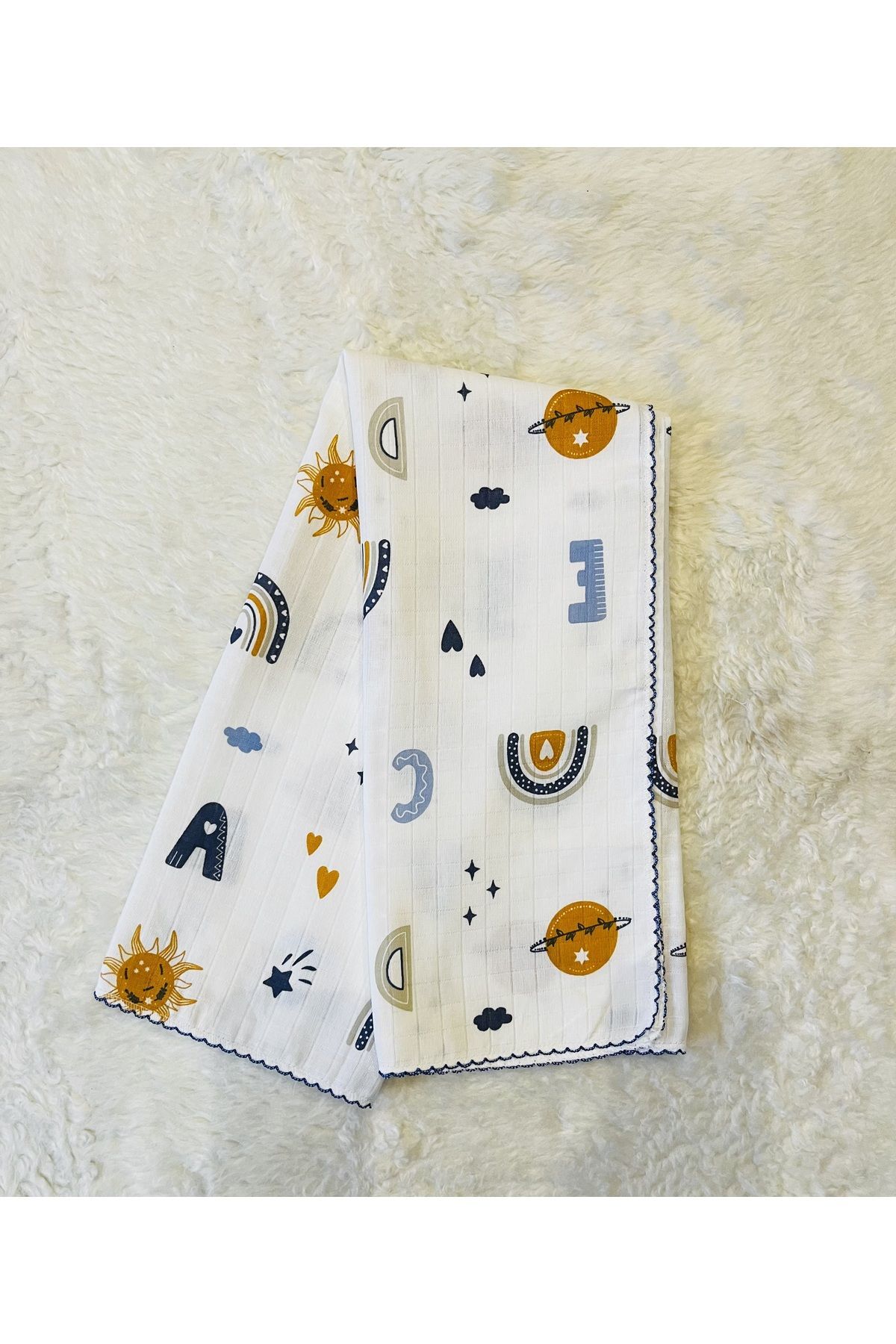 Mavi Harfli Müslin Erkek Bebek Kundak Battaniye