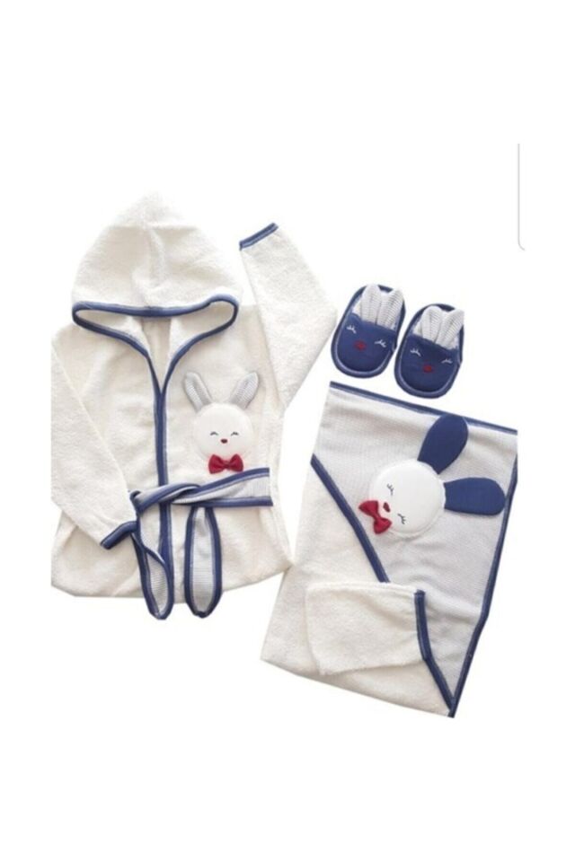 Erkek Bebek Beyaz Nakışlı  Havlu Bornoz Seti