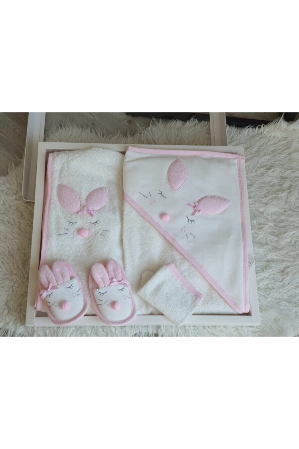 Kız Bebek Pembe Uyuyan Tavşancık Bornoz Takımı